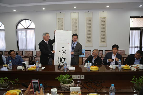 东南亚神学教育基金会董事会成员访问华东神学院 东南亚神学教育基金会董事会成员访问华东神学院